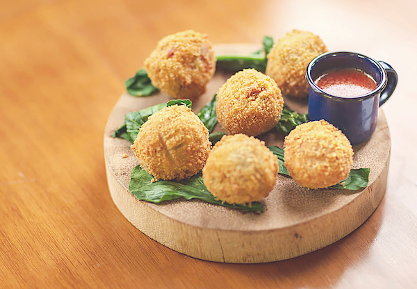 Croquetes de siri, uma das delicias da cozinha do Vení Parrilla